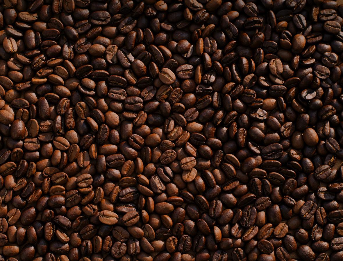 Imagem com vários grãos de café